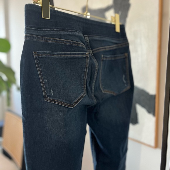 Old Navy Distressed Rockstar Jeans in Size 6 - Picture 6 of 6